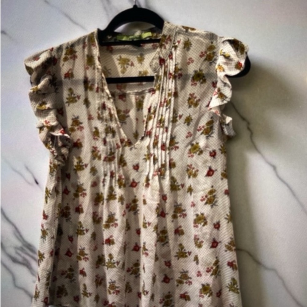 FREE HUG FLORAL BLOUSE WITH RUFFLE SLEEVES**BB3